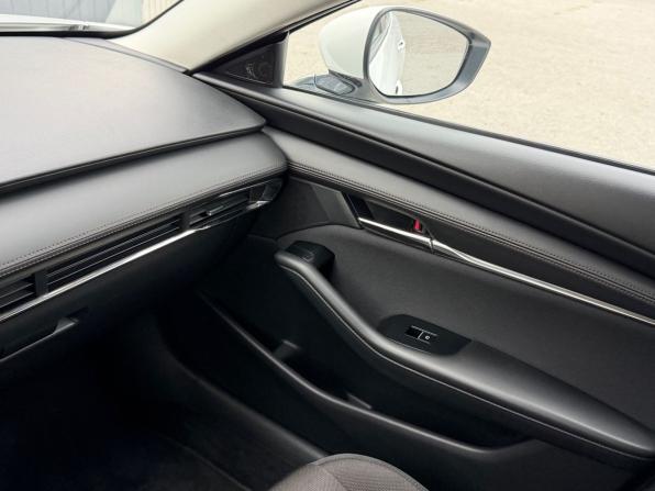 Mazda 3 IV (BP) с пробегом 2019 года, цена 1 930 000 рублей, 151000 км, седан, Автокод Объявления