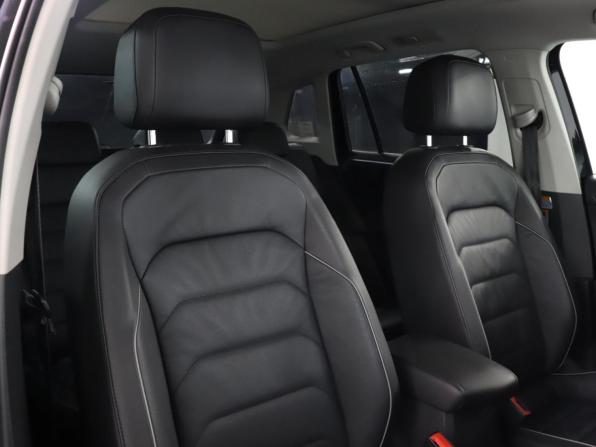 Volkswagen Tiguan II Рестайлинг с пробегом 2021 года, цена 3 679 900 рублей, 70854 км, внедорожник, Автокод Объявления