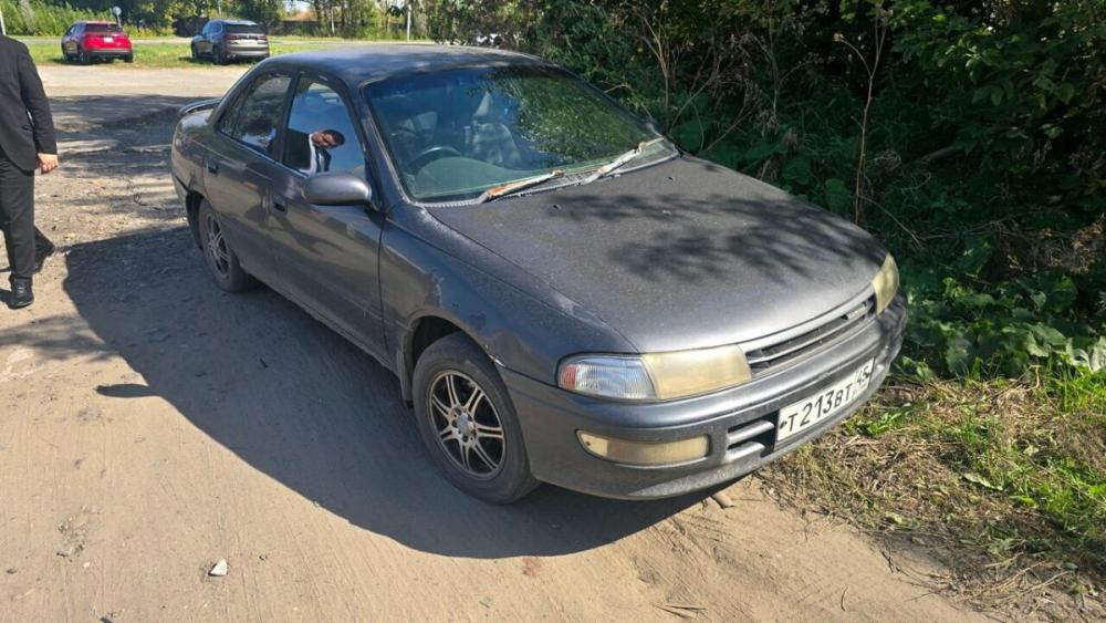 Toyota Carina VI (T190) Курган  - изображение 1