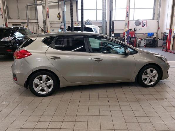 Kia Ceed II Рестайлинг с пробегом 2016 года, цена 950 000 рублей, 152058 км, хэтчбек, Автокод Объявления