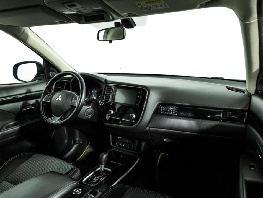 Mitsubishi Outlander III Рестайлинг 3 Санкт-Петербург  - изображение 10