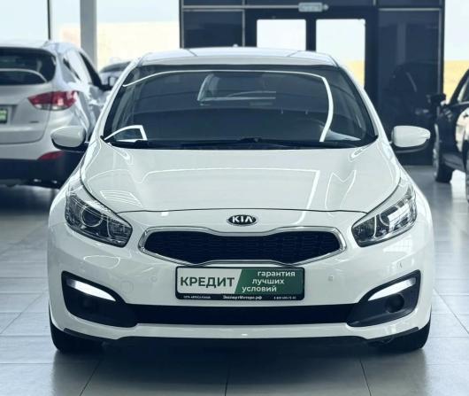 Kia Ceed II Рестайлинг с пробегом 2017 года, цена 1 189 000 рублей, 235635 км, хэтчбек, Автокод Объявления