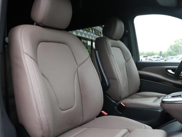 Mercedes-Benz V-Класс III (W447) Рестайлинг 2 с пробегом 2025 года, цена 12 200 000 рублей, 8703 км, минивэн, Автокод Объявления