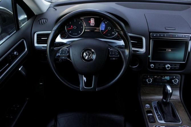 Volkswagen Touareg II Рестайлинг с пробегом 2017 года, цена 3 630 000 рублей, 209753 км, внедорожник, Автокод Объявления