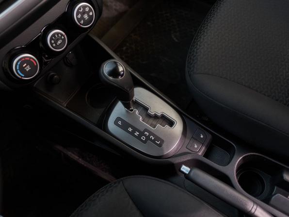 Kia Rio III Рестайлинг с пробегом 2015 года, цена 1 100 000 рублей, 155879 км, седан, Автокод Объявления