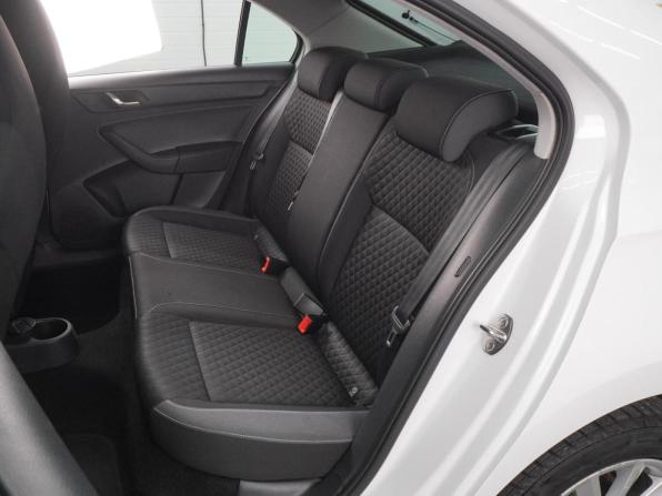 Skoda Rapid I с пробегом 2015 года, цена 1 299 000 рублей, 102279 км, лифтбек, Автокод Объявления