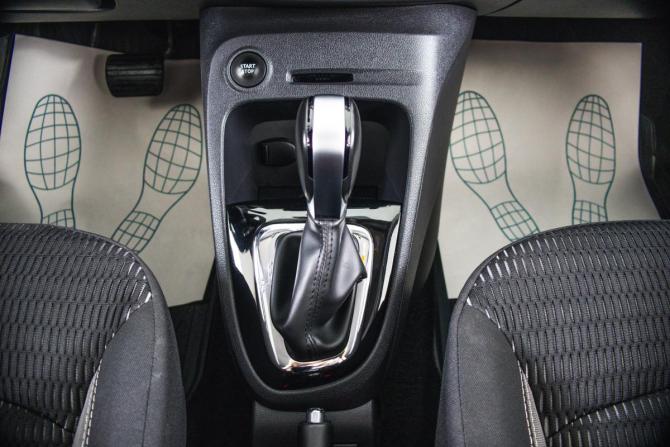 Renault Kaptur I с пробегом 2018 года, цена 1 359 000 рублей, 157000 км, внедорожник, Автокод Объявления