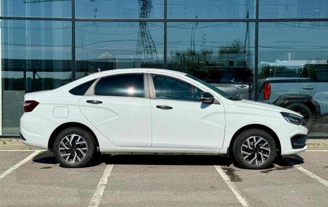 Lada (ВАЗ) Vesta I Рестайлинг (NG) с пробегом 2024 года, цена 1 200 000 рублей, 57843 км, седан, Автокод Объявления