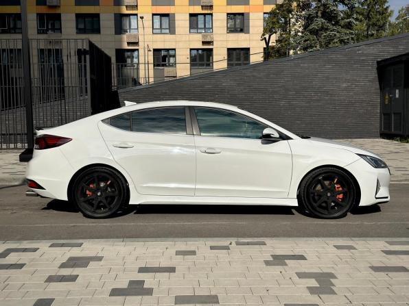 Hyundai Elantra VI (AD) Рестайлинг с пробегом 2019 года, цена 1 540 000 рублей, 134000 км, седан, Автокод Объявления