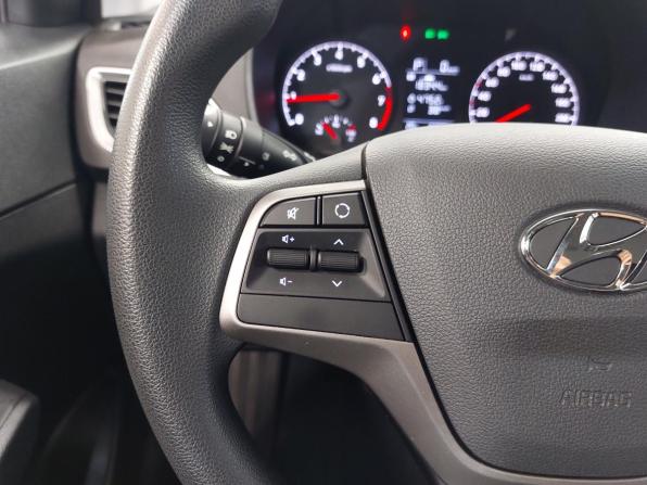Hyundai Solaris II с пробегом 2017 года, цена 1 380 000 рублей, 37222 км, седан, Автокод Объявления