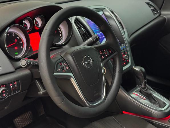Opel Astra J Рестайлинг с пробегом 2014 года, цена 890 000 рублей, 155645 км, хэтчбек, Автокод Объявления