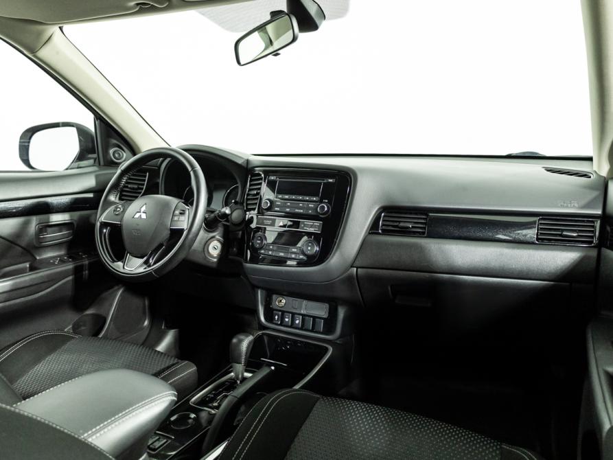 Mitsubishi Outlander III Рестайлинг 3 Санкт-Петербург  - изображение 9