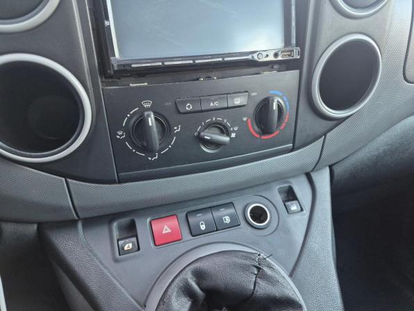 Peugeot Partner II с пробегом 2011 года, цена 529 000 рублей, 332158 км, минивэн, Автокод Объявления