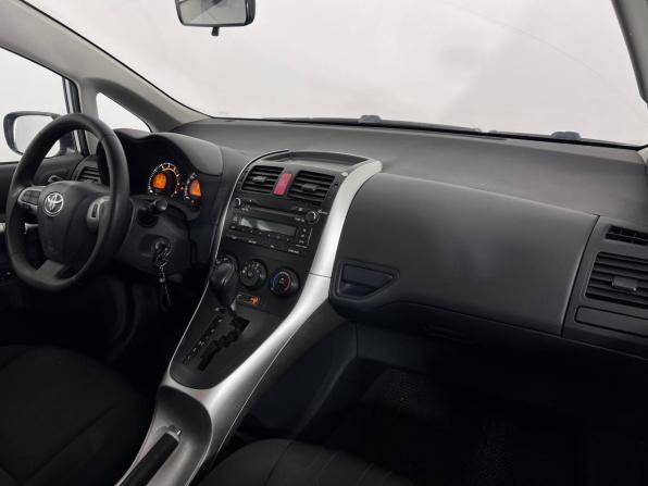 Toyota Auris I Рестайлинг с пробегом 2011 года, цена 950 000 рублей, 193108 км, хэтчбек, Автокод Объявления