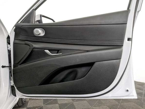 Hyundai Elantra VII (CN7) Рестайлинг с пробегом 2025 года, цена 2 470 000 рублей, 12920 км, седан, Автокод Объявления