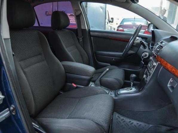 Toyota Avensis II с пробегом 2005 года, цена 745 000 рублей, 241286 км, седан, Автокод Объявления