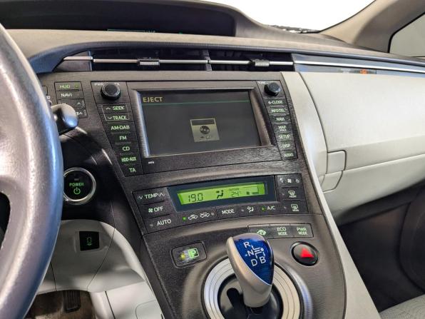 Toyota Prius III (XW30) с пробегом 2009 года, цена 999 900 рублей, 254000 км, лифтбек, Автокод Объявления