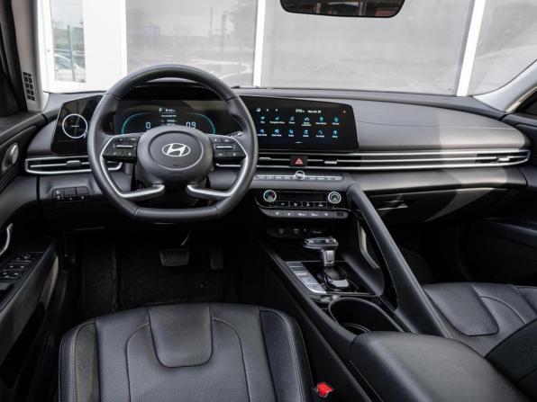 Hyundai Elantra VII (CN7) Рестайлинг с пробегом 2024 года, цена 2 190 000 рублей, 29038 км, седан, Автокод Объявления