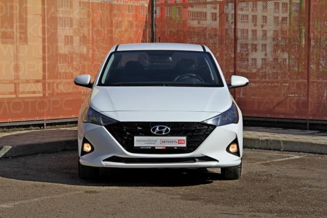 Hyundai Solaris II Рестайлинг с пробегом 2022 года, цена 1 705 000 рублей, 50893 км, седан, Автокод Объявления