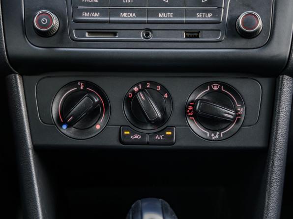 Volkswagen Polo V Рестайлинг с пробегом 2018 года, цена 1 348 000 рублей, 98379 км, седан, Автокод Объявления