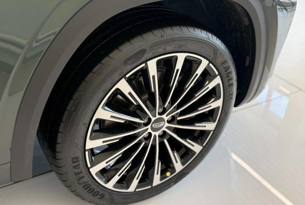 Geely Monjaro I Саранск  - изображение 9