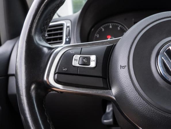 Volkswagen Polo V Рестайлинг с пробегом 2020 года, цена 1 299 000 рублей, 118401 км, седан, Автокод Объявления
