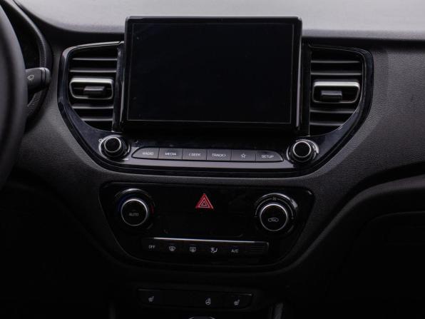 Hyundai Solaris II Рестайлинг с пробегом 2021 года, цена 1 306 000 рублей, 132796 км, седан, Автокод Объявления