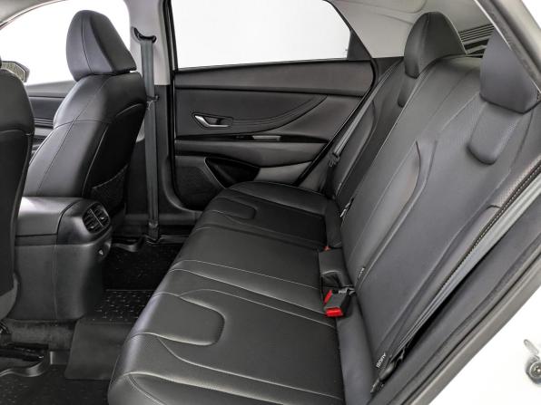 Hyundai Elantra VII (CN7) Рестайлинг с пробегом 2023 года, цена 1 995 000 рублей, 49528 км, седан, Автокод Объявления