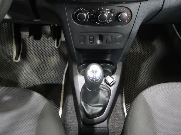 Renault Sandero II с пробегом 2018 года, цена 939 000 рублей, 88727 км, хэтчбек, Автокод Объявления