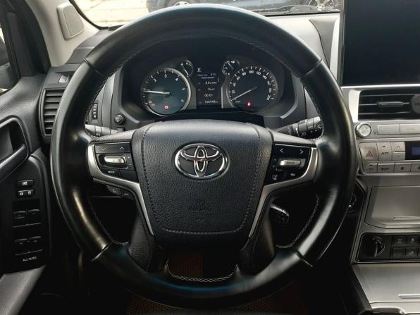 Toyota Land Cruiser Prado 150 Series Рестайлинг 2 с пробегом 2018 года, цена 5 640 000 рублей, 106947 км, внедорожник, Автокод Объявления