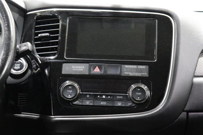 Mitsubishi Outlander III Рестайлинг 2 с пробегом 2018 года, цена 1 970 000 рублей, 113394 км, внедорожник, Автокод Объявления