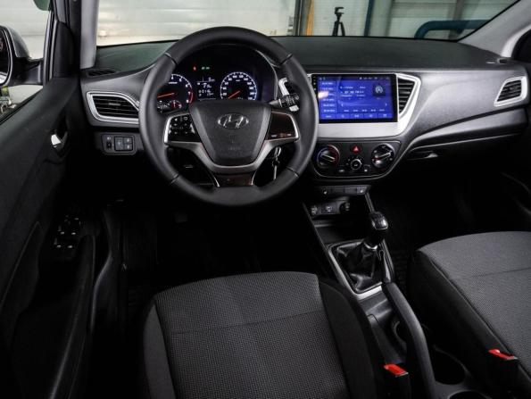 Hyundai Solaris II с пробегом 2019 года, цена 1 059 000 рублей, 142221 км, седан, Автокод Объявления