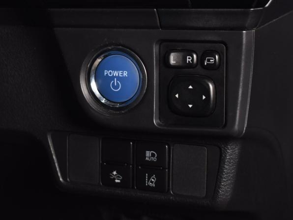 Toyota Corolla XI (E160 E170) Рестайлинг 2 с пробегом 2018 года, цена 1 589 995 рублей, 144524 км, универсал, Автокод Объявления