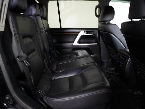Toyota Land Cruiser 200 Series Рестайлинг 2 с пробегом 2016 года, цена 4 547 000 рублей, 311000 км, внедорожник, Автокод Объявления