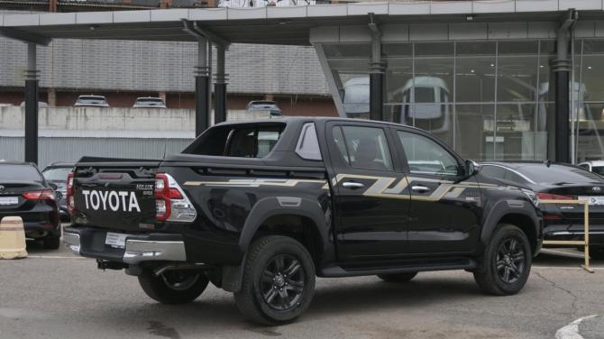 Toyota Hilux VIII Рестайлинг 2 с пробегом 2025 года, цена 7 500 000 рублей, 10 км, пикап, Автокод Объявления