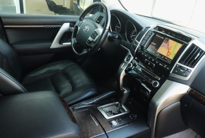 Toyota Land Cruiser 200 Series Рестайлинг 1 с пробегом 2015 года, цена 4 189 000 рублей, 207683 км, внедорожник, Автокод Объявления