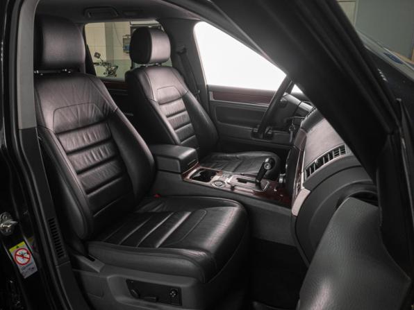 Volkswagen Touareg I Рестайлинг с пробегом 2009 года, цена 1 249 000 рублей, 229389 км, внедорожник, Автокод Объявления