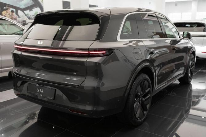 Новый Li Auto (Lixiang) L6 2025 года, цена 8 990 000 рублей, внедорожник, Автокод Объявления