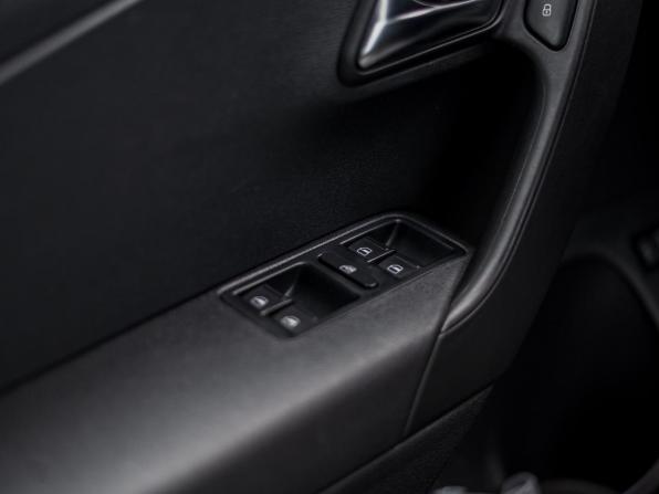 Volkswagen Polo V Рестайлинг с пробегом 2019 года, цена 1 190 000 рублей, 87605 км, седан, Автокод Объявления