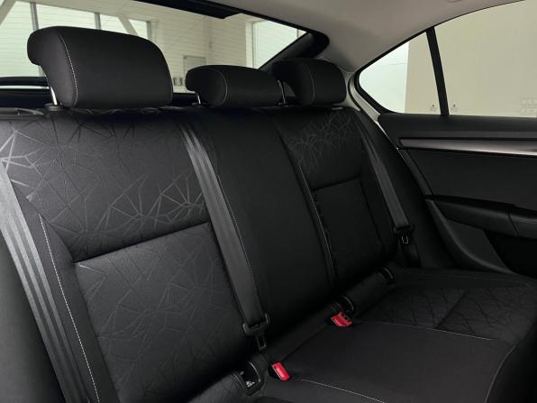Skoda Octavia III (A7) Рестайлинг с пробегом 2020 года, цена 2 430 000 рублей, 39825 км, лифтбек, Автокод Объявления