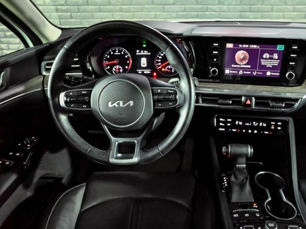 Kia K5 III с пробегом 2022 года, цена 2 750 000 рублей, 62013 км, седан, Автокод Объявления