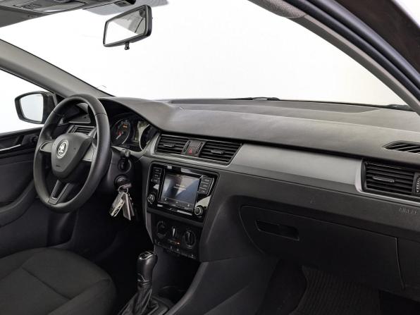 Skoda Rapid I Рестайлинг с пробегом 2019 года, цена 1 360 000 рублей, 109860 км, лифтбек, Автокод Объявления