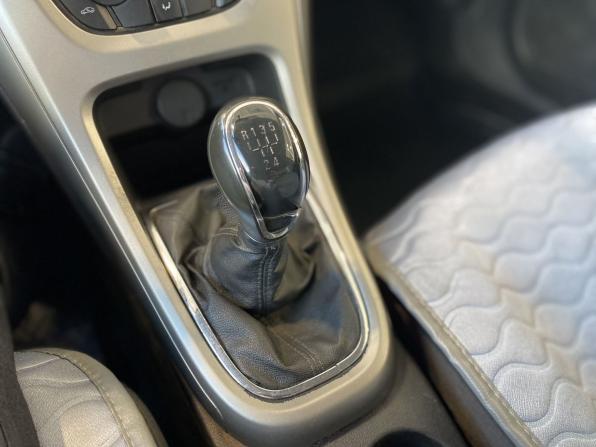 Opel Astra J с пробегом 2012 года, цена 529 000 рублей, 235389 км, хэтчбек, Автокод Объявления