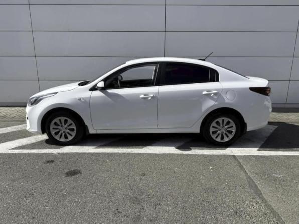 Kia Rio III Рестайлинг с пробегом 2017 года, цена 1 490 000 рублей, 126700 км, седан, Автокод Объявления