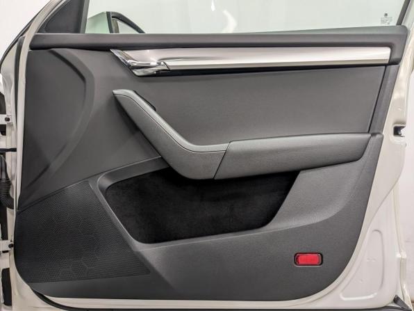 Skoda Octavia III (A7) Рестайлинг с пробегом 2019 года, цена 1 785 000 рублей, 76921 км, лифтбек, Автокод Объявления