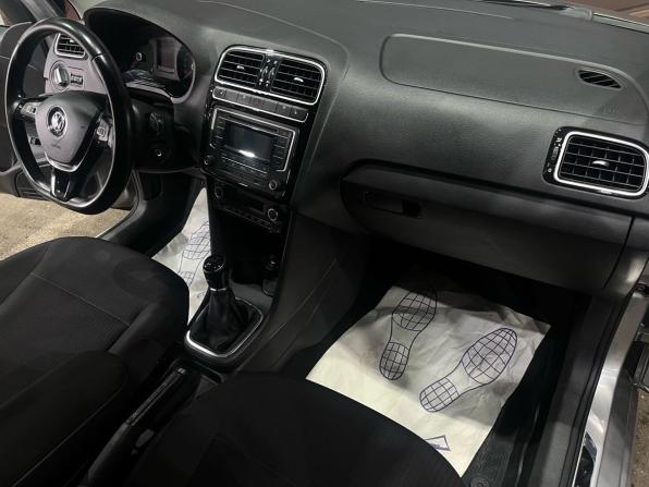 Volkswagen Polo V Рестайлинг с пробегом 2017 года, цена 899 000 рублей, 182145 км, седан, Автокод Объявления
