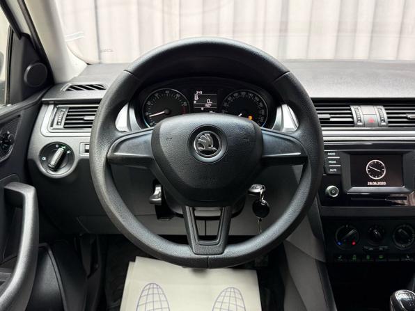 Skoda Rapid I с пробегом 2016 года, цена 919 000 рублей, 174800 км, лифтбек, Автокод Объявления