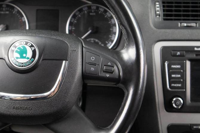 Skoda Octavia II (A5) Рестайлинг с пробегом 2012 года, цена 849 000 рублей, 179000 км, лифтбек, Автокод Объявления
