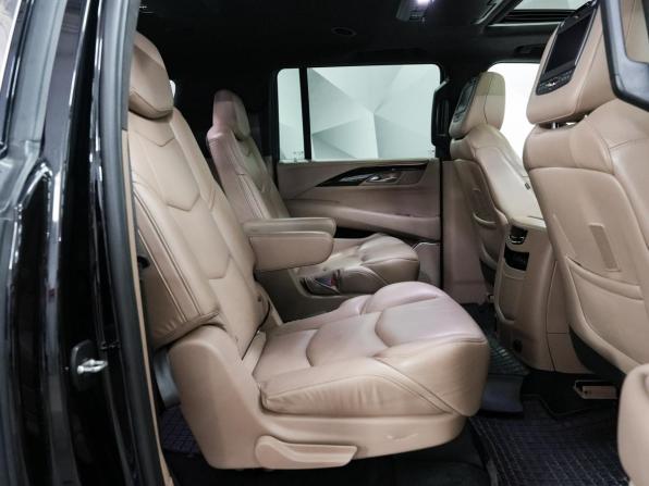 Cadillac Escalade IV с пробегом 2017 года, цена 5 350 000 рублей, 81684 км, внедорожник, Автокод Объявления