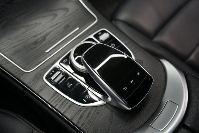 Mercedes-Benz C-Класс IV (W205) Рестайлинг с пробегом 2018 года, цена 2 640 000 рублей, 161202 км, седан, Автокод Объявления